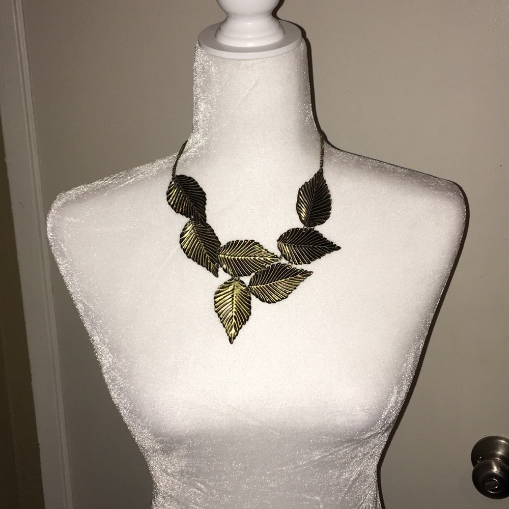Golden leaves necklace